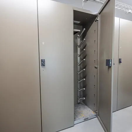 Aves アパート サヴォニン